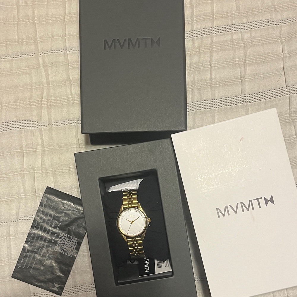 MVMT women’s gold watch NWT